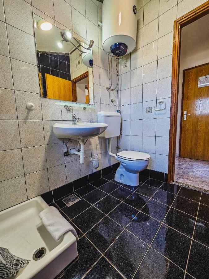 Aenona Sea View Apartments Nin Luaran gambar